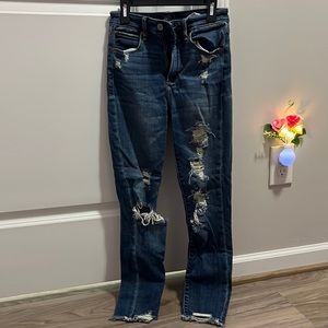 skinny jean with rips